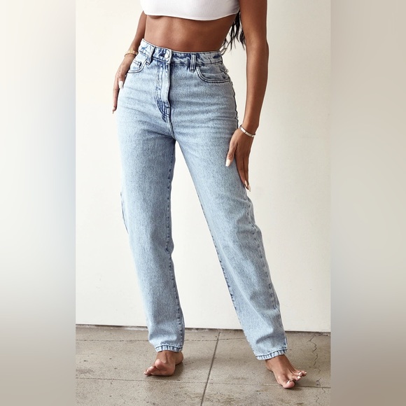 PrettyLittleThing Denim - Shape Vintage Wash Lace Up Detail Straight Leg Jeans